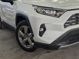 Toyota RAV4 Hybrid 2020 White