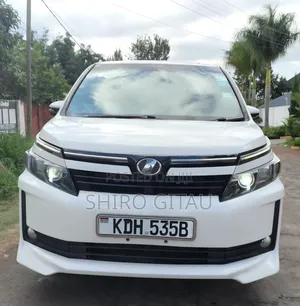 Toyota Voxy 2015 White