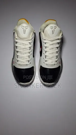 Basketball Shoes (Kobe 5)