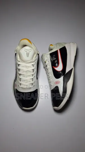 Basketball Shoes (Kobe 5)