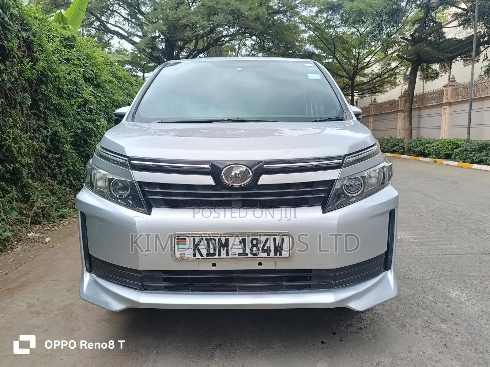 Toyota Voxy 2016 Silver
