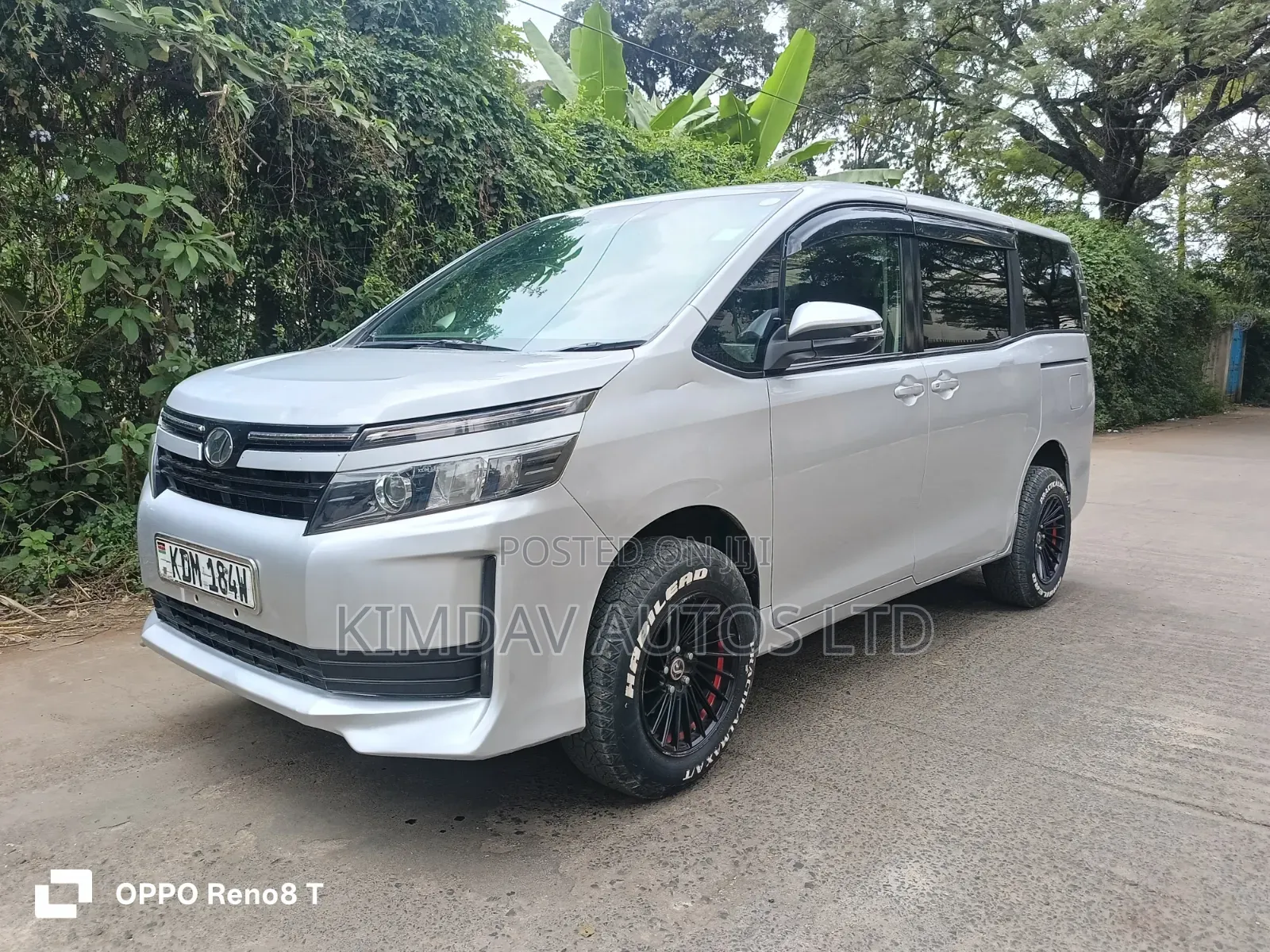Toyota Voxy 2016 Silver