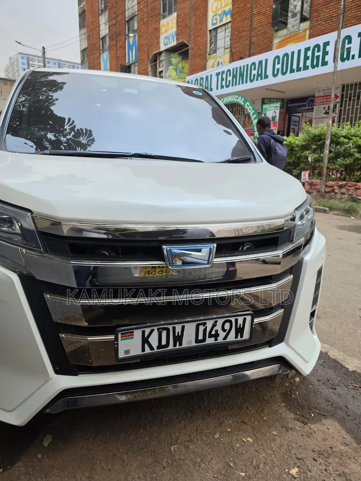 Toyota Noah 2018 White