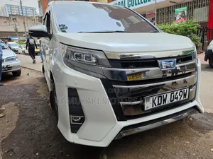 Toyota Noah 2018 White