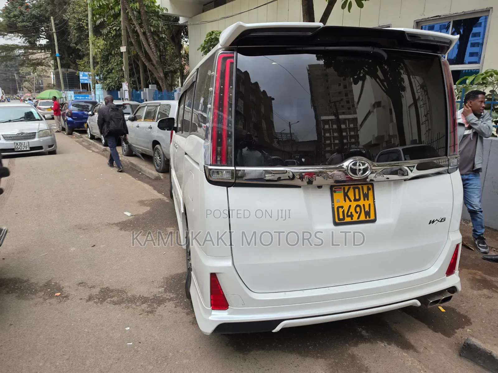 Toyota Noah 2018 White