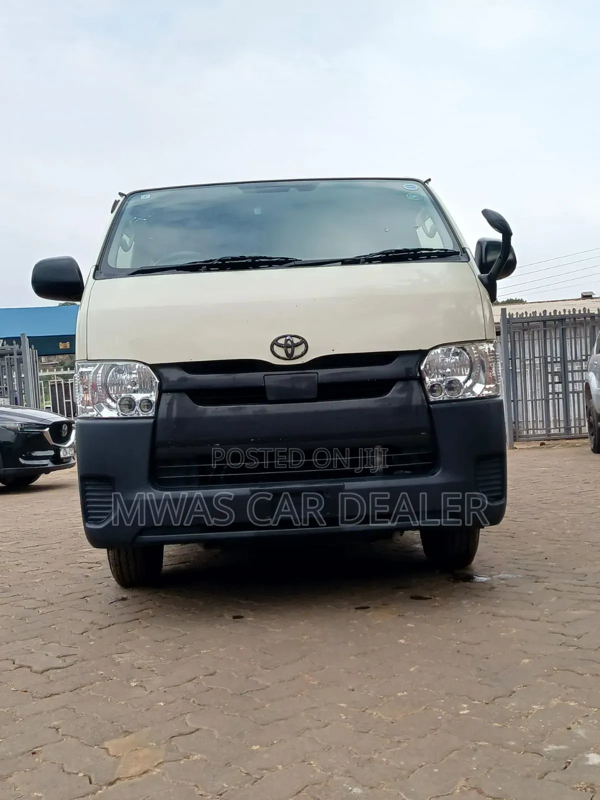 Toyota HiAce 2019