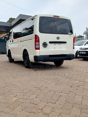 Toyota HiAce 2019