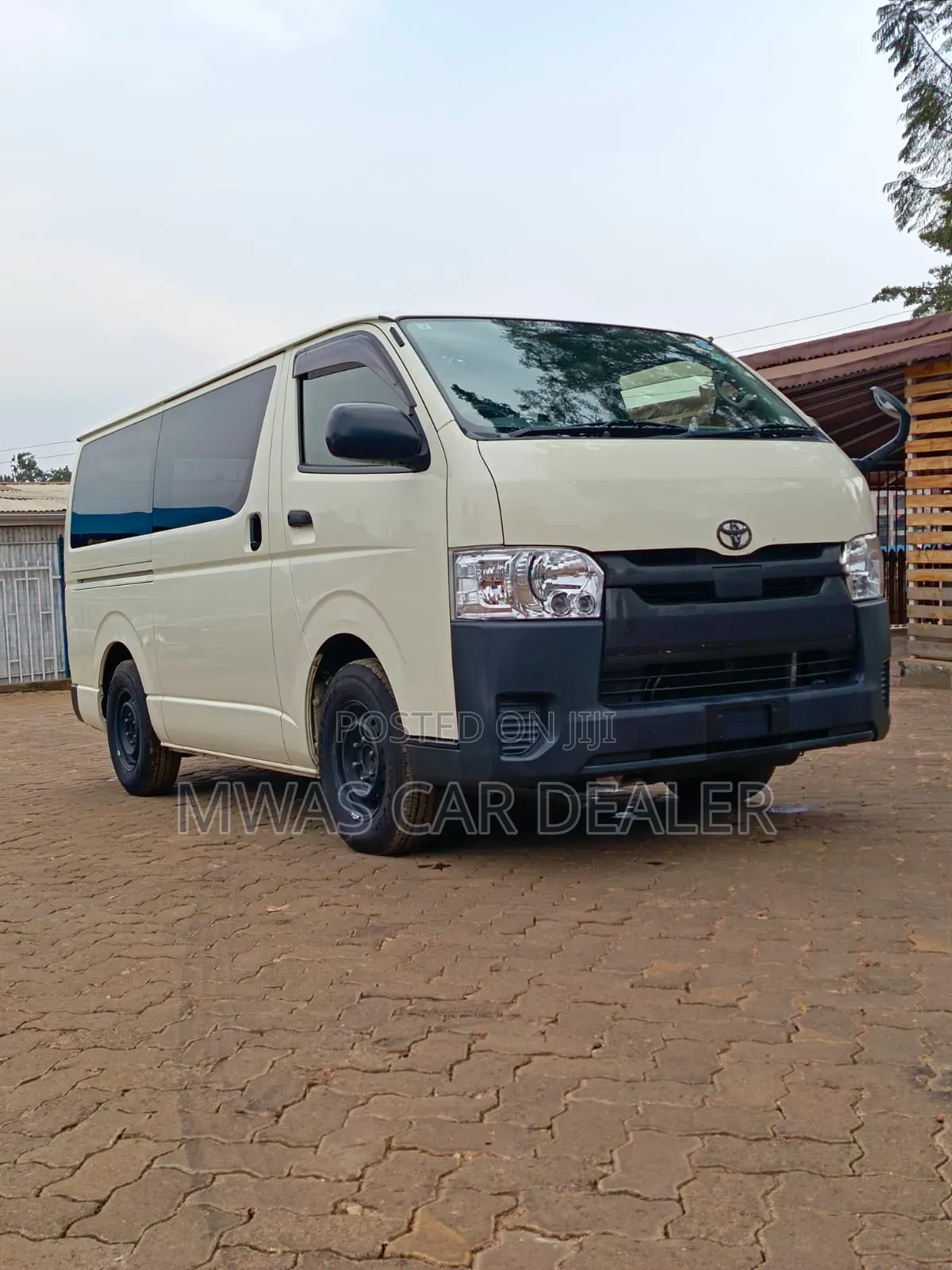 Toyota HiAce 2019