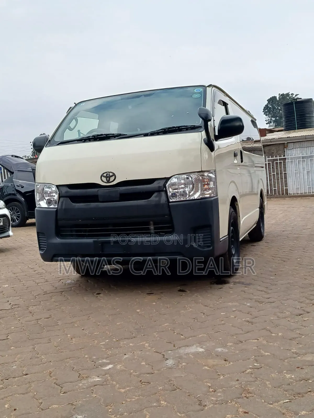 Toyota HiAce 2019