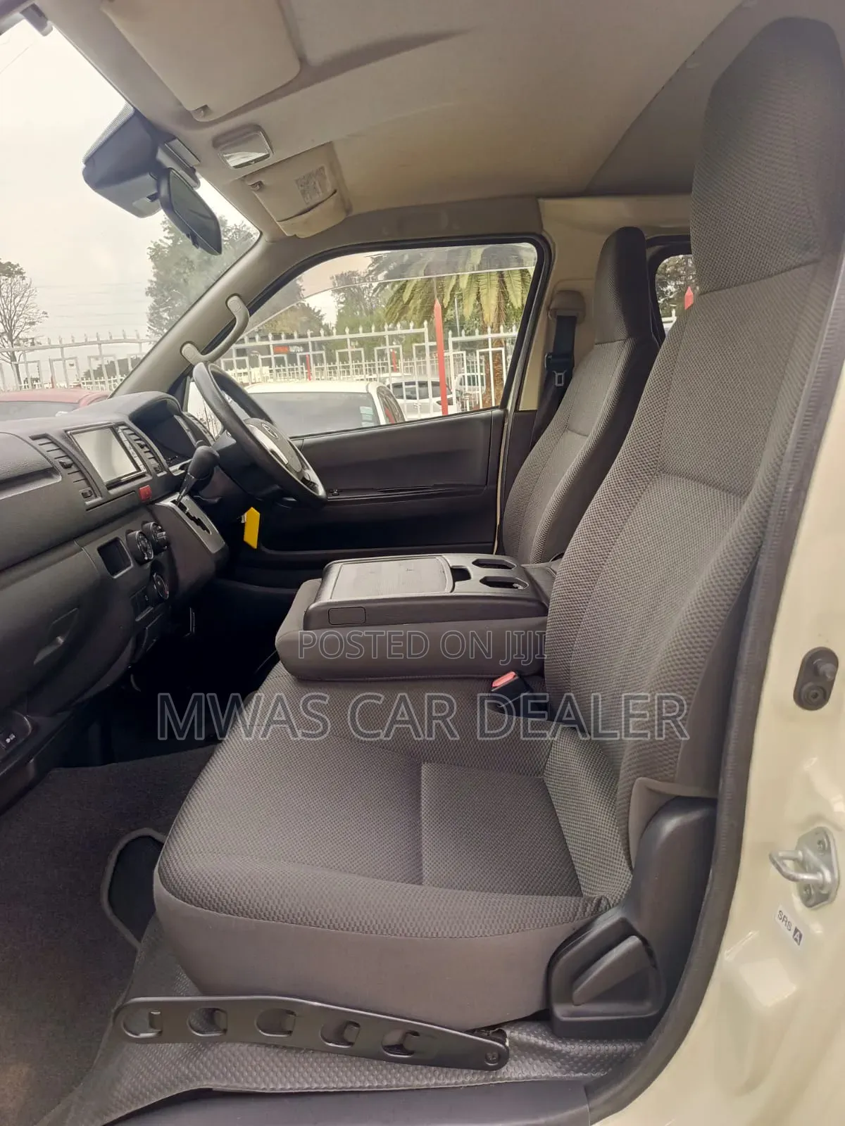 Toyota HiAce 2019