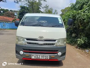 Toyota HiAce 2014 Off white
