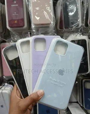 Apple iPhone 12 / 12 Pro Premium Silicone Protective Case Cover
