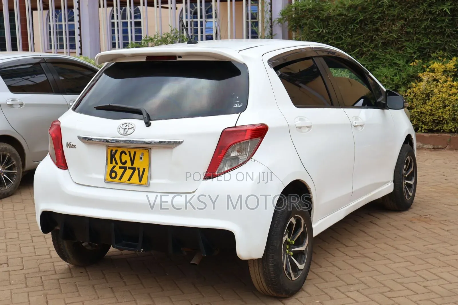 Toyota Vitz 2012 White