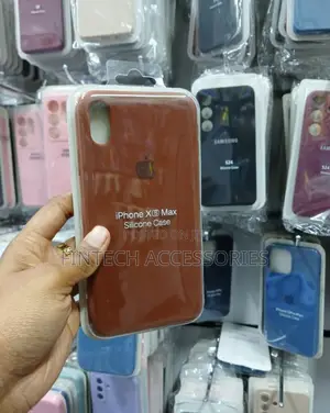 Apple iPhone Xs Max Premium Silicone Protective Case Cover - Brown