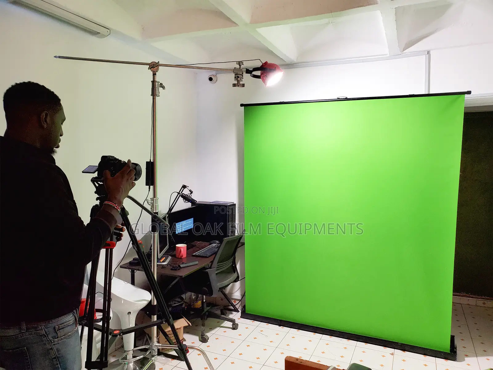 Green Screen 1.8x2m Pull-Up Chroma Key Studio Backdrop Brand New