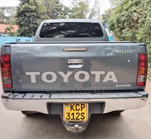 Toyota Hilux 2011 Gray