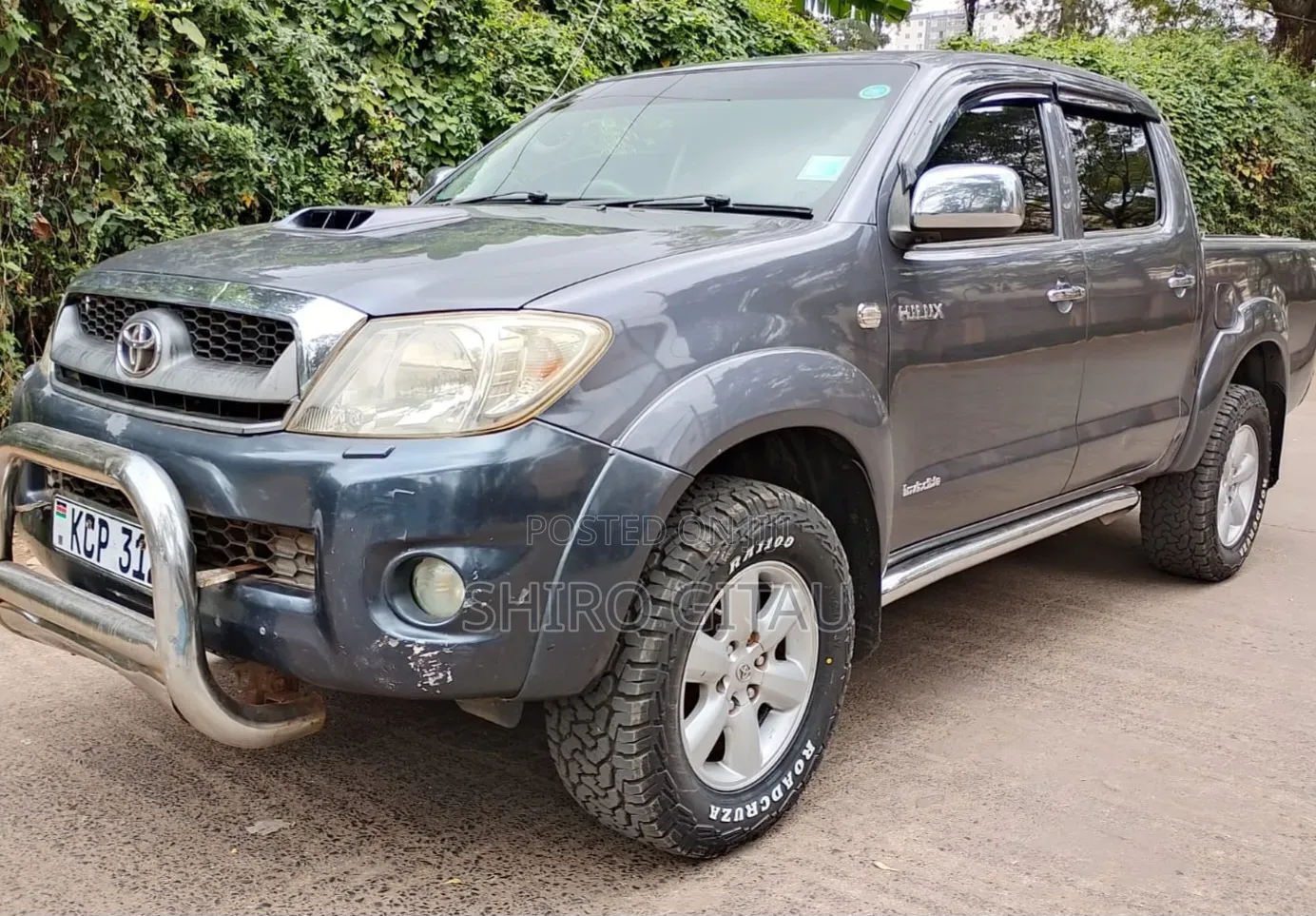 Toyota Hilux 2011 Gray