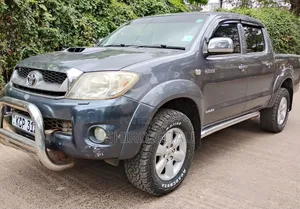 Toyota Hilux 2011 Gray