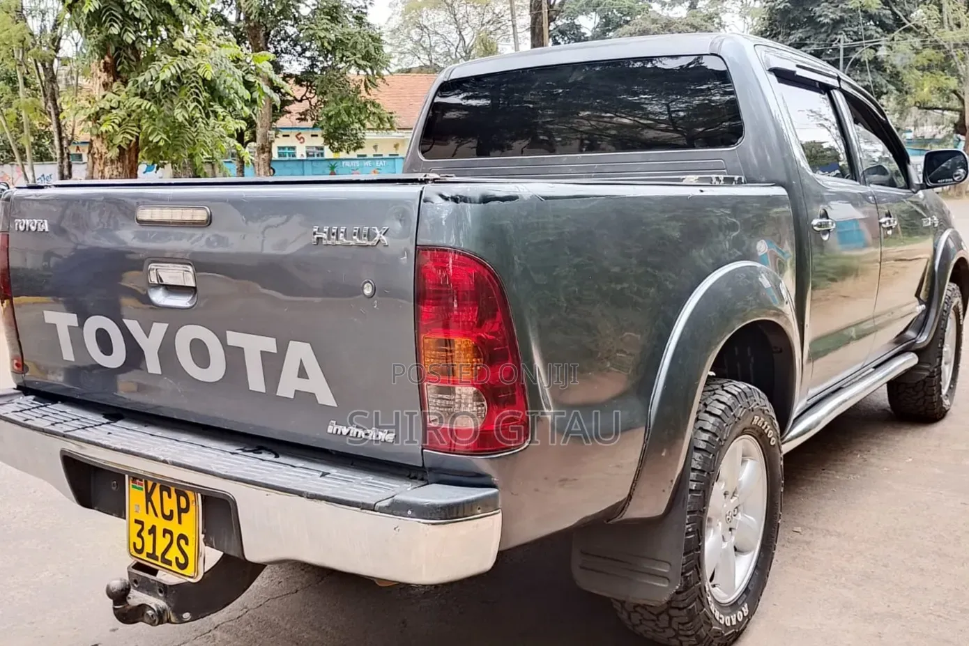 Toyota Hilux 2011 Gray