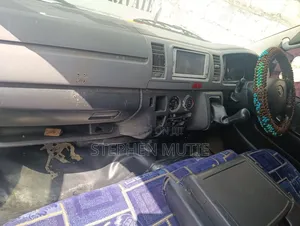 Toyota HiAce 2011 White