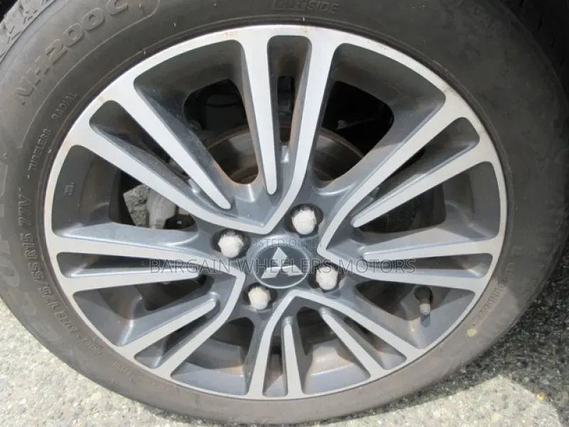 Mitsubishi Mirage 2019 Silver