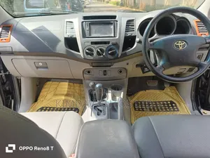 Toyota Hilux 2011 Black