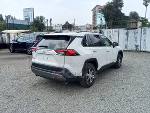 Toyota RAV4 2020 White