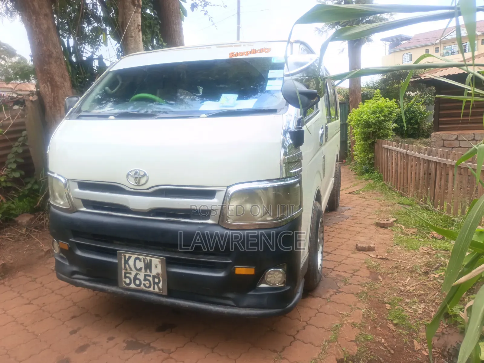 Toyota HiAce 2013 White
