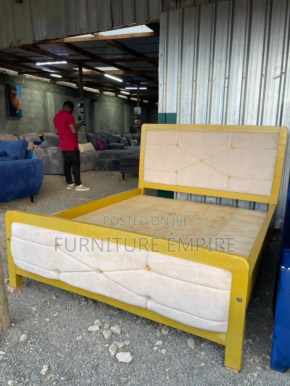 5 by 6 Rectangular Mocket Bed With Tufted Panels
