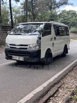 Toyota HiAce 2013 White