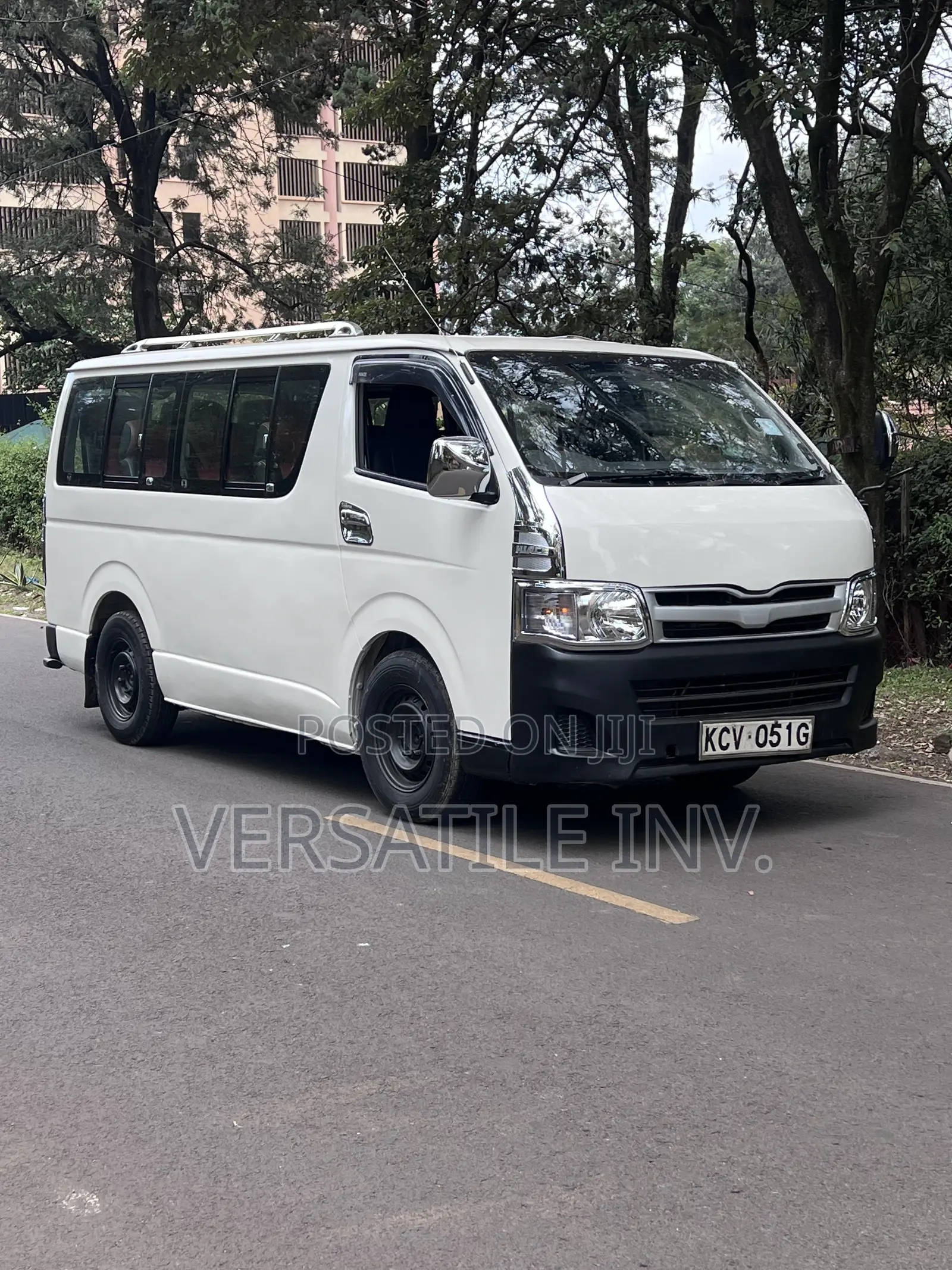 Toyota HiAce 2013 White