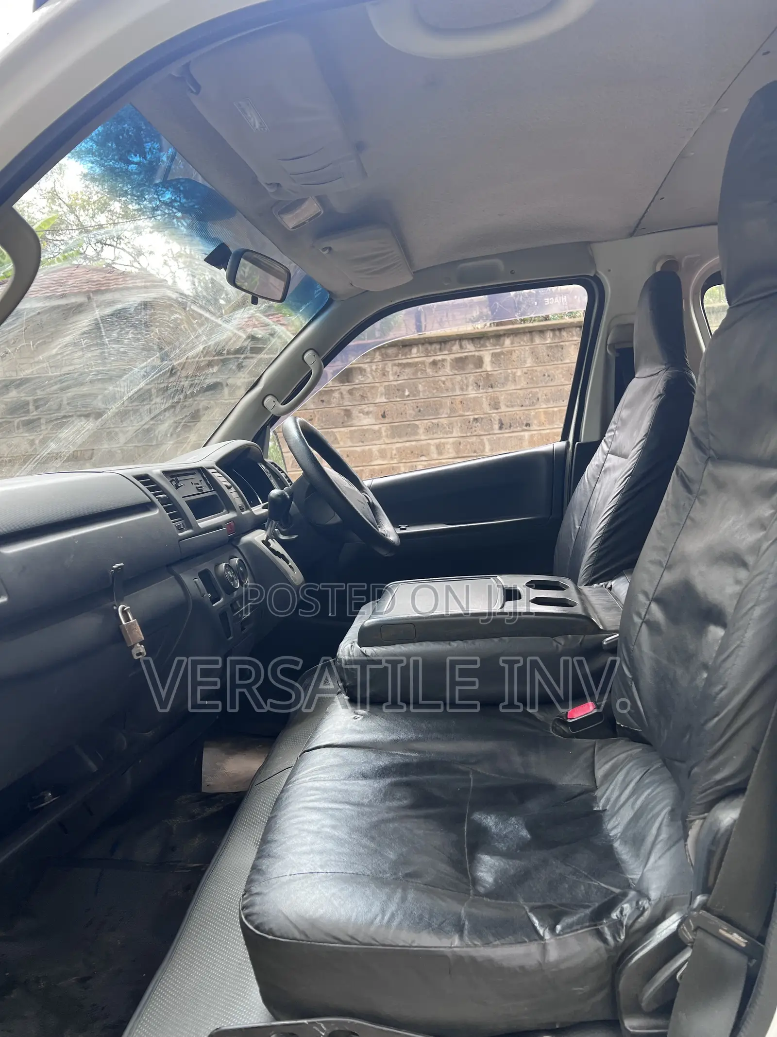 Toyota HiAce 2013 White