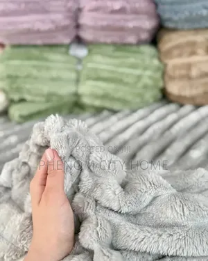 Elegant Super Soft Fleece Throw Blanket
