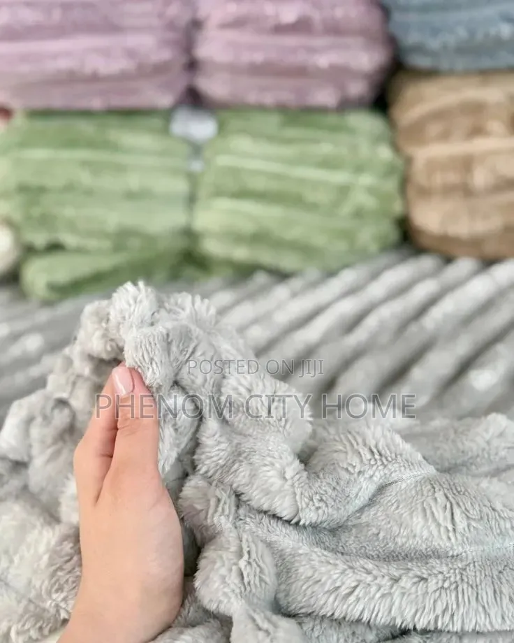 Elegant Super Soft Fleece Throw Blanket