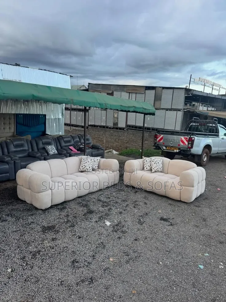 Cream Boucle 5 Seater Bubble Sofa: Payment on Delivery