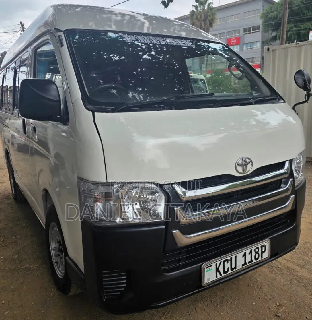 Toyota HiAce 2013 White