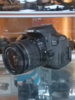 Canon 700d DSLR With Flip Screen