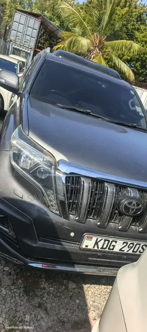 Toyota Land Cruiser Prado 2017 Gray