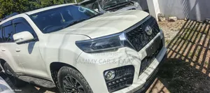 Toyota Land Cruiser Prado 2017 White