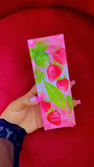 Green Tea Strawberry Basil Elizabeth Arden - Long Lasting Fresh Scent
