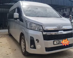 Toyota HiAce 2021 Silver