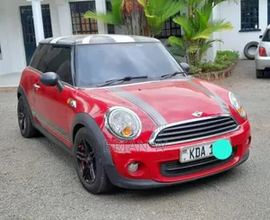 Mini Cooper 2013 Red