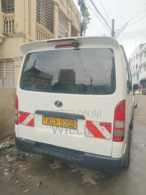 Toyota HiAce 2013 White