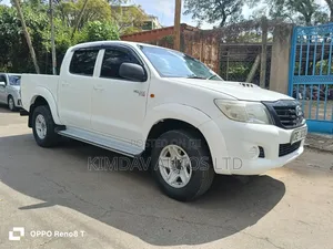 Toyota Hilux 2014 White