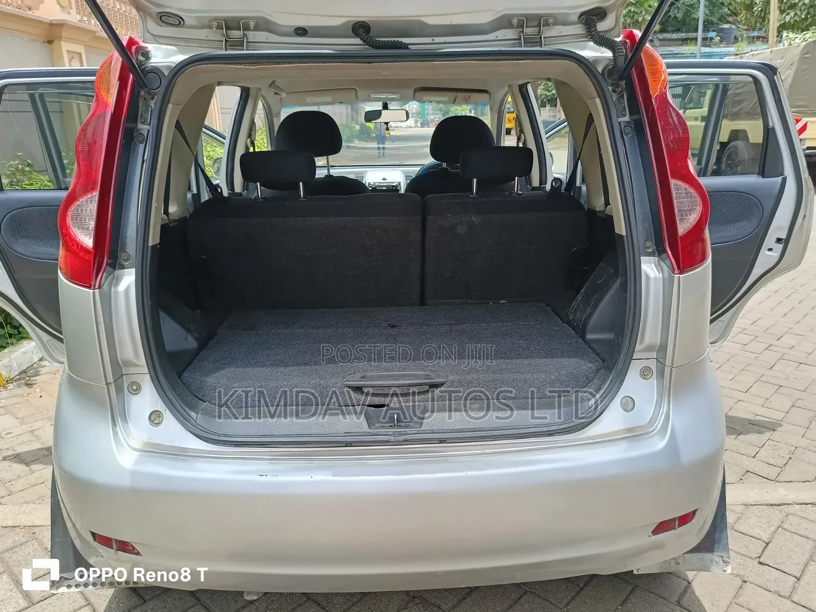 Nissan Note 2011 Silver