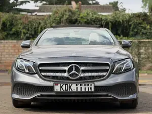 Mercedes-Benz E220 2016 Silver