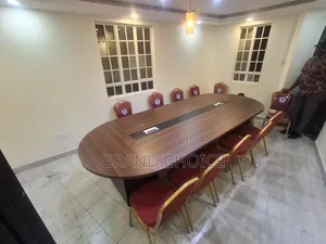 Oval Shape Meeting Table