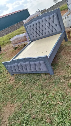 5x6 Gray Mocket Bed With Under Storage