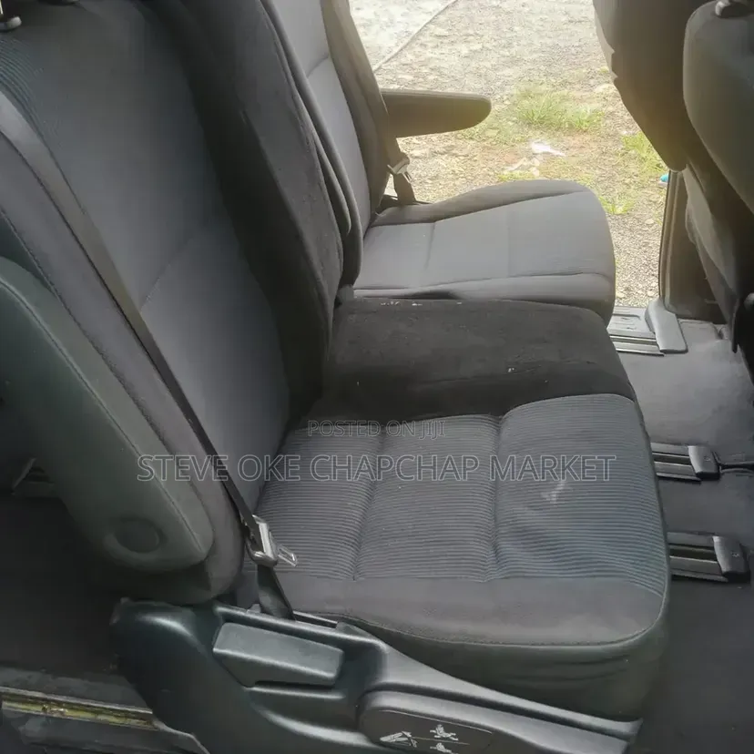 Toyota HiAce 2018 Silver