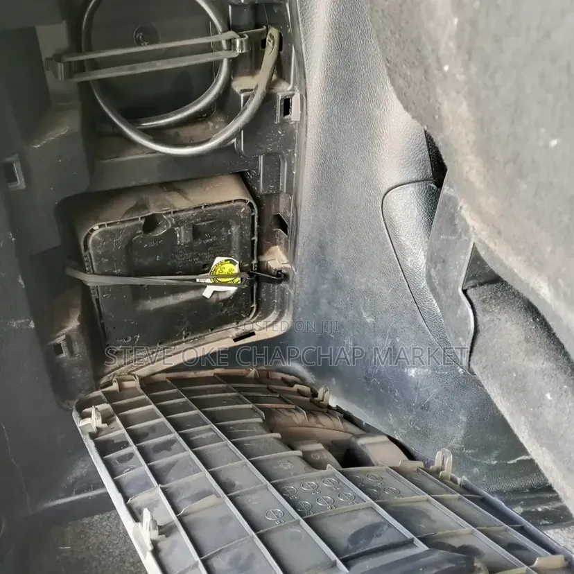 Toyota HiAce 2018 Silver